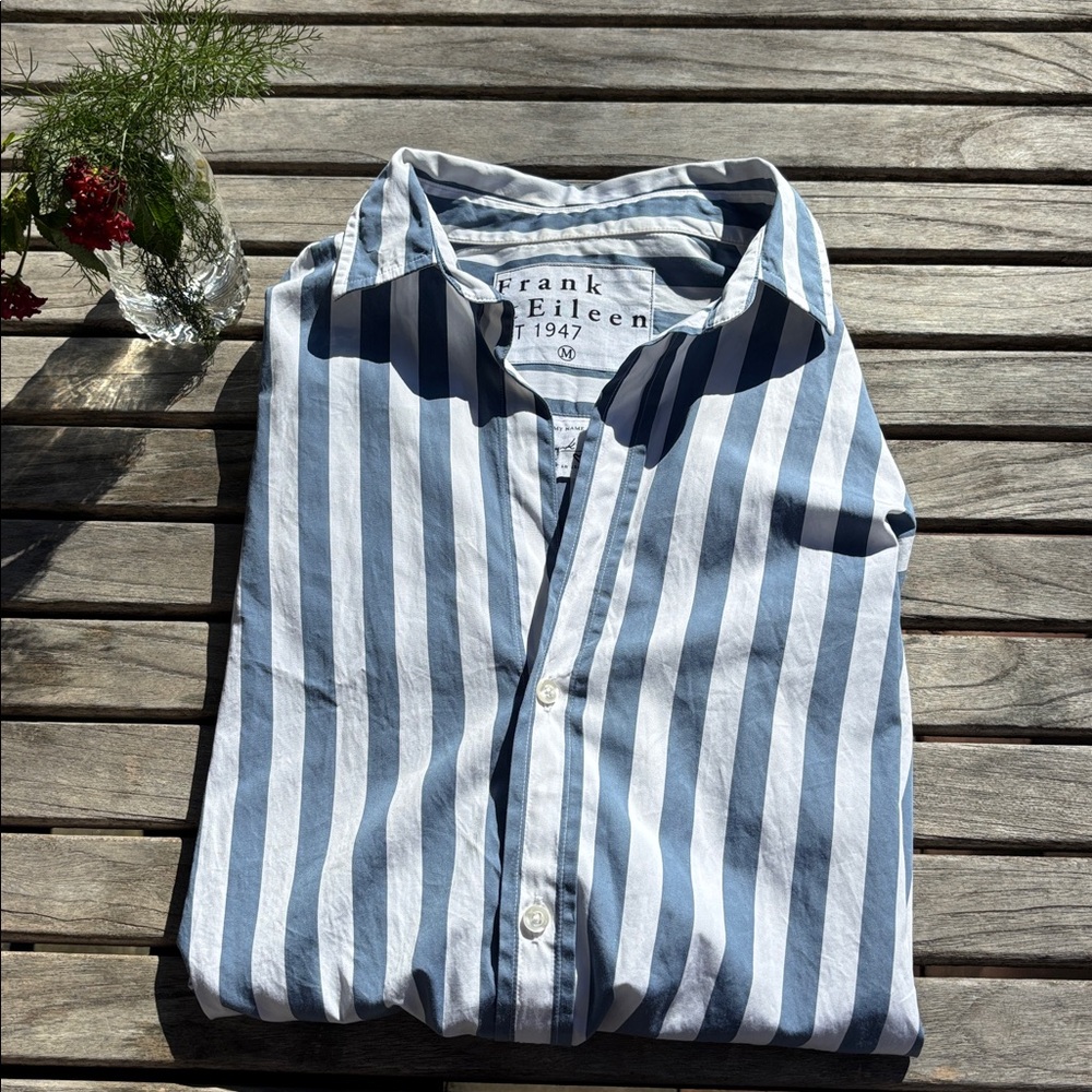 Frank & Eileen Blue and White Vertical-Stripe Button-Down Shirt - Picture 14 of 16